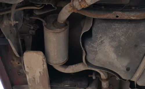 VW Touran Golf 5 Caddy Auspuff Mittelschalldämpfer mitte 2.0 TDI 16V (117149)