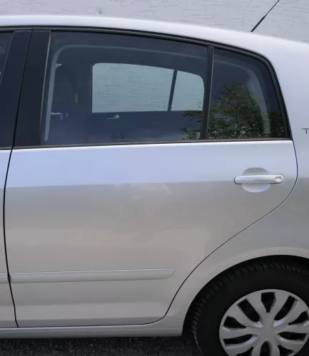 VW Golf Plus 5M Tür hinten links silber LA7W komplett (117251)