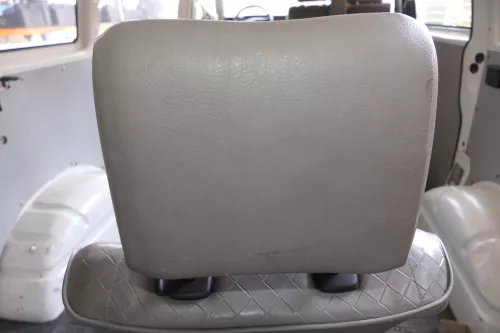 VW T4 Sitz vorne links oder rechts Kopfstütze Kopfstützen (Kunstleder Leder) (117409)