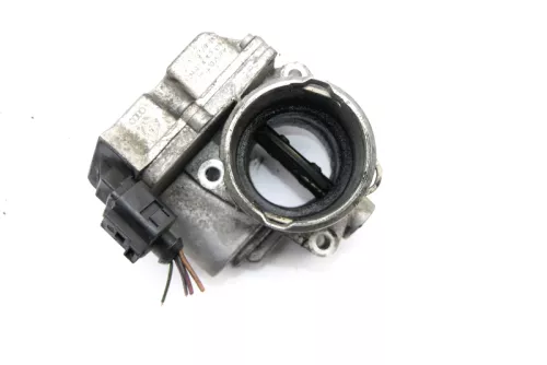VW Polo 9N Seat Ibiza 6L Drosselklappe Reglerklappe 1,4 TDI 045128063 G / D