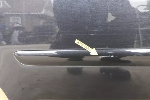 VW Touran 1T 1T3 Tür hinten rechts schwarz LC9Z mit Scheibe Dellen! (118060)