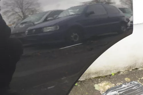 Audi A2 8Z Tür hinten links schwarz LZ9W -mit Rahmen mit Scheibe OHNE Fensterheb (118116)