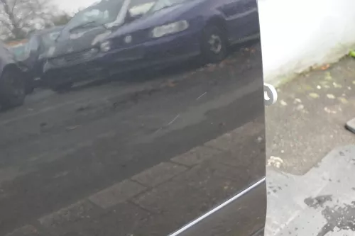 Audi A2 8Z Tür hinten rechts schwarz LZ9W -mit Rahmen + Scheibe (118117)