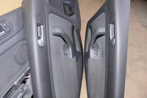 VW Golf Plus 5M 4x Türverkleidung Verkleidung Tür vorn hinten link schwarz (118268)