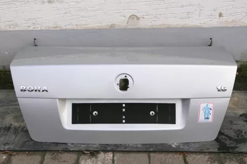 VW Bora Limousine Heckklappe Kofferraumklappe Klappe hinten silber LA7W