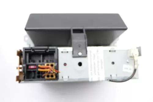VW Golf 5 Radio CD Player Original RCD300 BVX 1K0035156 mit Code 1K0057156B (118583)