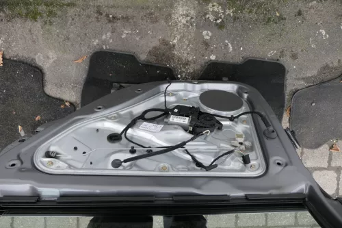 VW Passat 3B 3BG Kombi Avant Variant Tür hinten rechts mit Scheibe grau LD7W (118908)