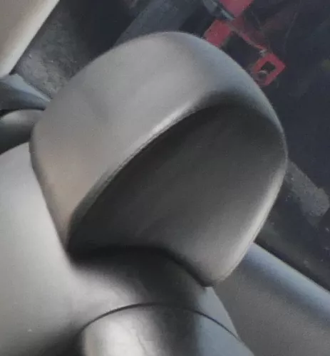 VW Passat 3B 3BG Kopfstütze Sitz Sitze hinten rechts oder links schwarz Leder (119100)