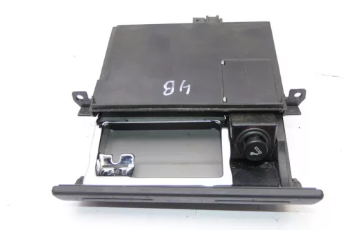 Audi A6 4B Aschenbecher vorne 4B0857951F / G bis ca. Bj. 2001