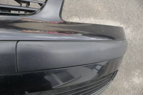 VW Passat 3B Stoßstange vorne Frontstoßstange Stoßfänger vorne schwarz LC9Z (120795)