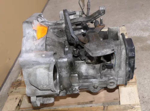 VW Touran 1T3 Getriebe MDM 1.6TDI 5-Gang Schaltgetriebe ca. 170.000km Start Stop (120942)