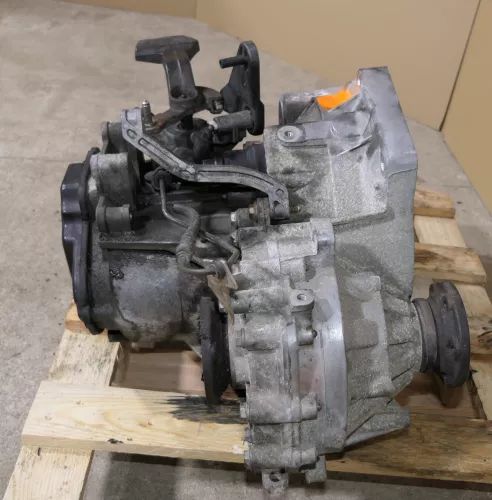 VW Touran 1T3 Getriebe MDM 1.6TDI 5-Gang Schaltgetriebe ca. 170.000km Start Stop (120942)