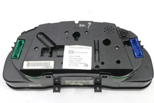 VW Passat 3BG Tacho Tachometer Kombiinstrument 240.000km 3B0920829A Diesel TDI (121039)