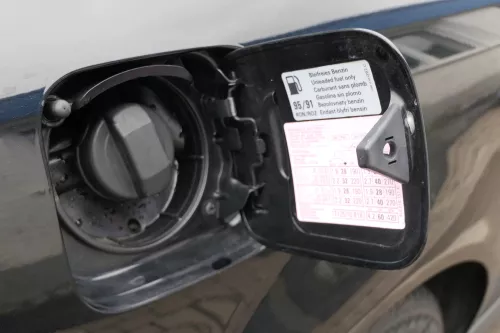 Audi A3 8L Tankdeckel Klappe Tankklappe Tank Schwarz LY9B (121213)