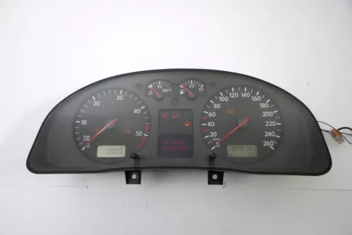 VW Passat 3B Tacho Tachometer Kombiinstrument 329.000km 3B0920822A 1,9 TDI