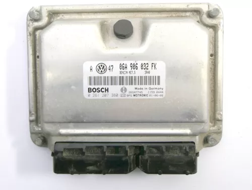 VW Golf 4 Steuergerät Motor 2,0 85kw 06A906032FK AZH AZJ