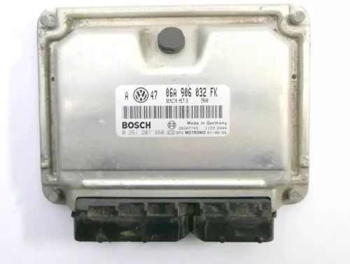 VW Golf 4 Steuergerät Motor 2,0 85kw 06A906032FK AZH AZJ