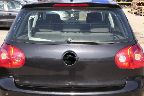 VW Golf 5 V Heckklappe hinten Kofferraumklappe mit Scheibe schwarz LC9Z metal