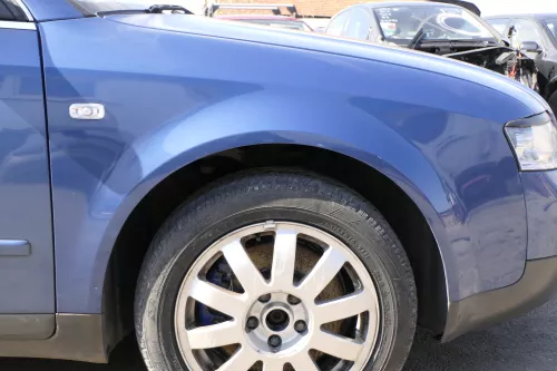 Audi A4 8E B6 Kotflügel vorne rechts blau LW5Z