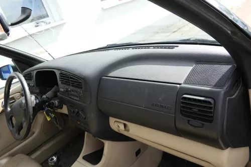VW Golf 4 Cabrio 3 Armaturenbrett Airbag Cockpit Amaturenbrett Bj. 2000 ohneAnba (122909)
