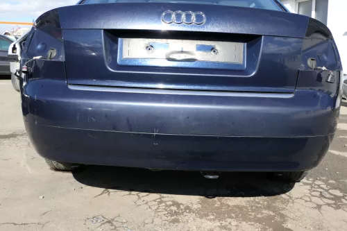 Audi A4 8E B6 Limousine Stoßstange hinten mit Spoiler blau LZ5J