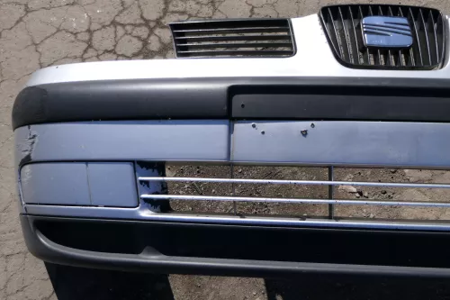 Seat Ibiza 6K Stoßstange Frontstoßstange vorne sibler LS7N Faceliftmodell ab1999 (123074)