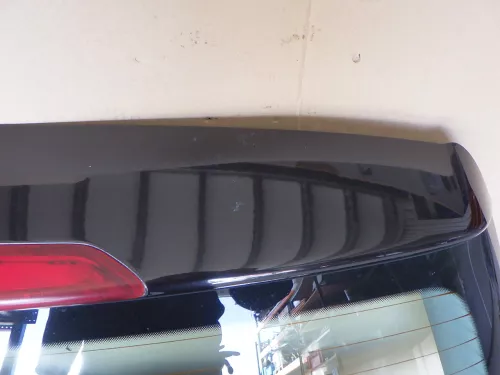 VW Polo 9N3 9N Heckklappe Kofferraumklappe Klappe schwarz LC9Z - Ecke geknickt (123173)