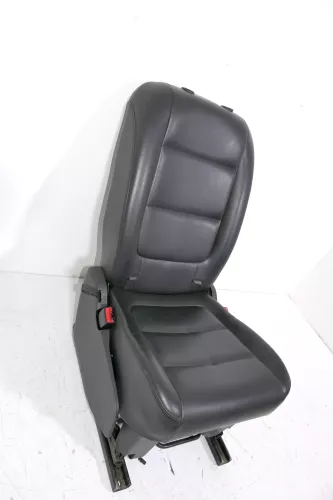 VW Sharan 7N Alahmbra Sitz hinten in der MItte mittig 1.Sitzreihe Kunstleder (123213)