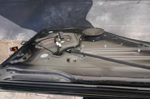 VW Golf Plus 5M1 Tür hinten links schwarz LC9Z komplett (123239)