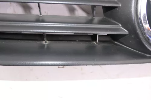 VW Polo 9N3 Grill Kühlergrill VW Zeichen Logo 6Q0853653E 6Q0 853 653 E (123261)