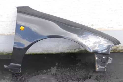 Audi A4 B5 (bis caMitte1999 Bild vergleic) Kotflügel vorne rechts schwarz LZ9U v