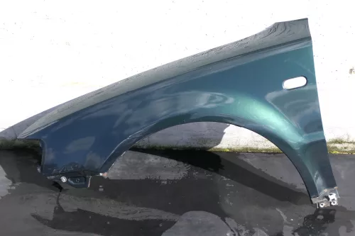 VW Passat 3B Kotflügel vorne links grün LC6N Royal grün