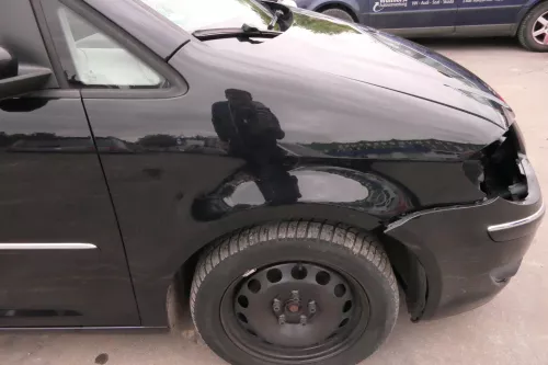 VW Touran 1T Kotflügel vorne rechts schwarz LC9X 1T0821022B ca.2007-2010