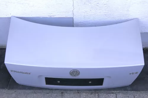 VW Passat 3B Limousine Heckklappe Klappe hinten Kofferraumklappe silber LB7Z (123649)