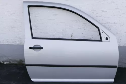 VW Golf 4 Bora Tür vorne rechts Beifahrertür 4/5-Türer + Kombi silber LA7W re
