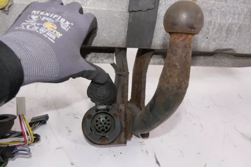 Audi A6 4B starre starr Anhängerkupplung Anhängekupplung Bosal 033181 (123968)