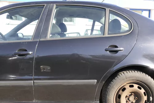 Seat Leon Toledo 1M Tür hinten links Fahrerseite schwarz LC9Z