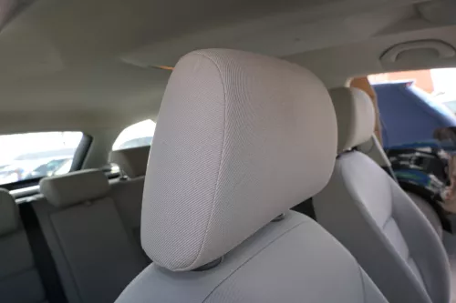 Skoda Octavia 1Z Sitz vorne links oder rechts Kopfstütze Kopfstützen grau achat