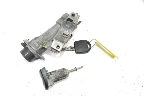 VW Golf 4 Bora Zündschloß Schloß + 1x Schlüssel + 1 Türschloß links vorne