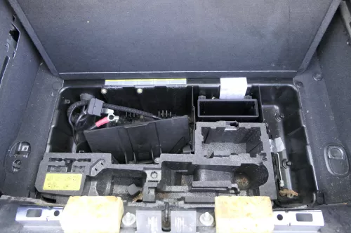 Audi A2 8Z Verkleidung Abdeckung Kofferraum Teppich Boden schwarz soul (125854)