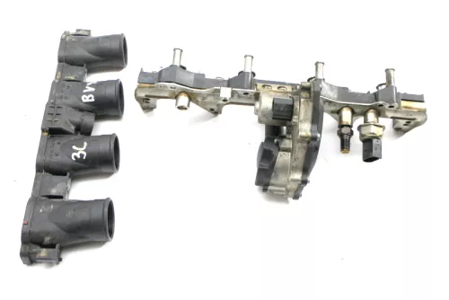 VW Golf 5 Touran Eos Ansaugbrücke Ansaugkrümmer 2,0 FSI AXW BLX 06D133209T (126684)