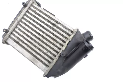 Audi A6 8E B6 B7 Ladeluftkühler Ladeluft Kühler 8e0145806C rechts 6 Zylinder Öl (126907)