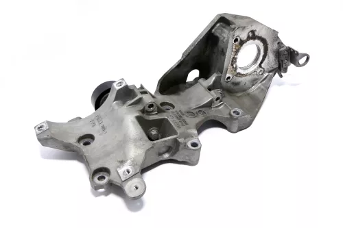 VW Passat 3C Golf 6 Halter Konsole Lichtmaschine Träger 2,0 TDI 03L903139Q Pumpe (126945)