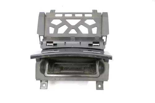 Audi A3 8P Aschenbecher Zigarettenanzünder 8P0857951 WJD