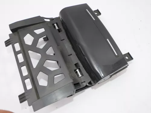 Audi A3 8P Aschenbecher Zigarettenanzünder 8P0857951 WJD (127038)