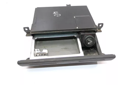 Audi A6 4B Aschenbecher vorne 4B0857951AL (127039)