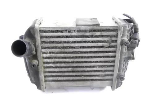 Audi A6 8E B6 B7 Ladeluftkühler Ladeluft Kühler 8e0145805P links 6 Zylinder Öl (127208)