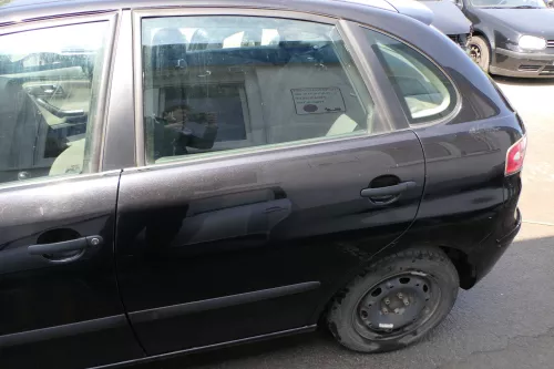 Seat Ibiza 6L Tür 4/5-Türer hinten links schwarz LC9Z - ohne Anbauteile