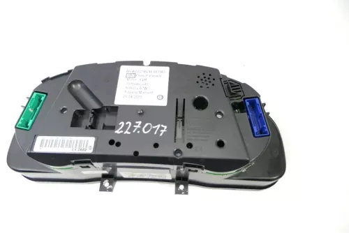 VW Passat 3BG Tacho Tachometer Kombiinstrument 227.000km 3B0920829A Diesel TDI (127810)