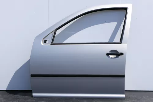 VW Golf 4 Bora Tür vorne links Fahrertür 4/5-Türer + Kombi silber LB7Z satinsilb